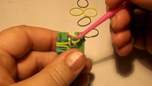 Брелок Снежинка  из резинок на рогатке ICE KRYSTAL CHARM