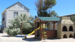 Кирилловка База у пляжа "ЭЛЛАДА" на Федотовой Косе. Видео территории.