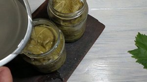 Виноградные листья 3 простых способа заготовки на зиму .