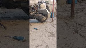 Honda Lead AF48 стрекот в двигателе на холодную. Что это может быть?