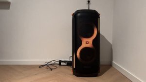 2x 310 vs 710 JBL Partybox comparison