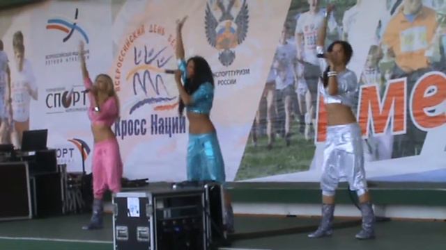 группа "ТВИКС" Медовые девочки смотреть онлайн