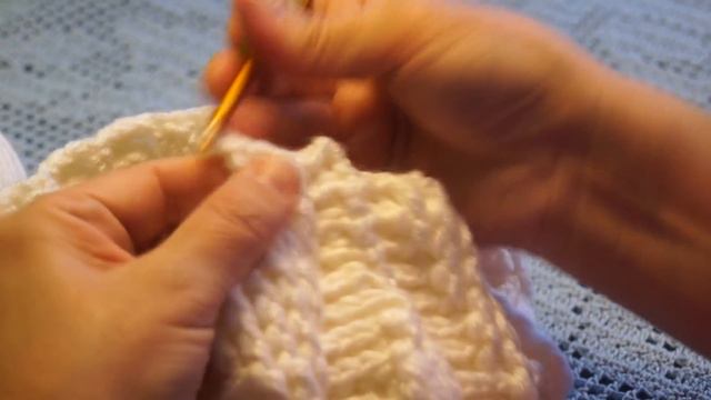 Рельефная шапочка крючком 2часть(Braid Hat Crochet patterns in relief) (Шапка #25)