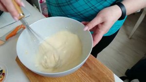 Кето рецепт: Яичные маффины с грибами и шпинатом.