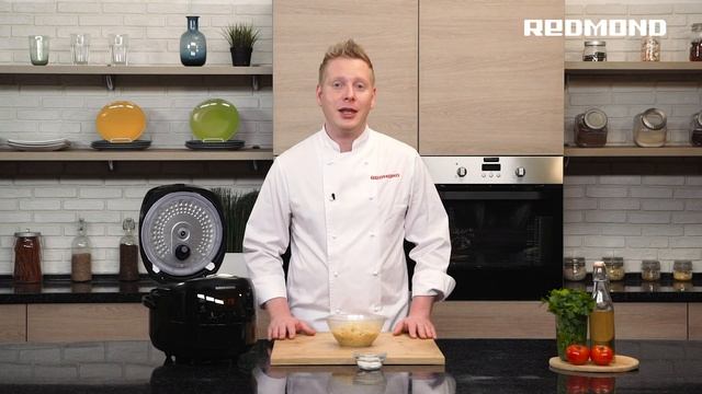 Драники картофельные. Классический рецепт в мультиварке REDMOND RMC-M902 смотреть онлайн