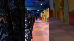 дети играют в космопарке на детской площадке иллюзион, Бишкек ноябрь 2021 год(2)