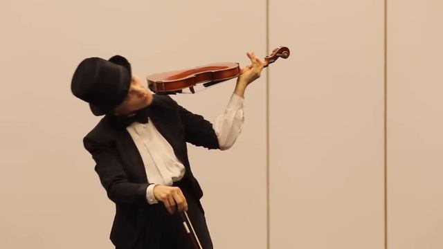Helene Udy in the clown comedy sketch The violin