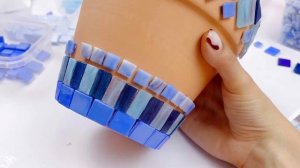 Как украсить горшок стеклянной мозаикой. Мастер-класс DIY по украшению горшка мозаикой.