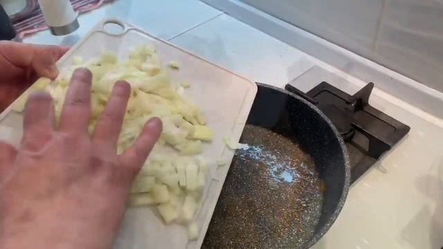 Курица в сметанном соусе.Быстро и очень просто и вкусно эпизод №965 смотреть онлайн