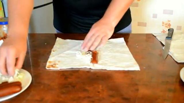 Хот Дог в лаваше на гриле. Все как полагается. Очень вкусный рецепт смотреть онлайн