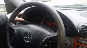Mercedes W203 CDI 220 Проверка уровня масла в двигателе