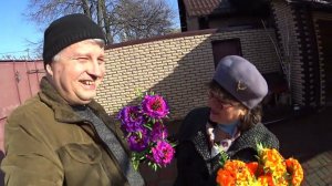 НЕ ДАРИТЕ ИСКУССТВЕННЫЕ ЦВЕТЫ ЖИВЫМ ЛЮДЯМ .