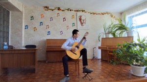 1.	А.Иванов-Крамской  Вариации на тему р.н.п. «Как у нас во садочке»
2.	Х.Сарате  Самба