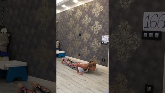 3-я неделя Бешеной сушки 12, судный день, стульчик + Берпи смотреть онлайн