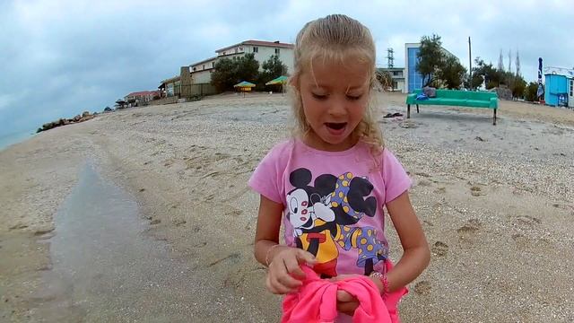 МОРЕ # ГУЛЯЕМ ПОСЛЕ ДОЖДИКА# СОБИРАЕМ РАКУШКИ смотреть онлайн