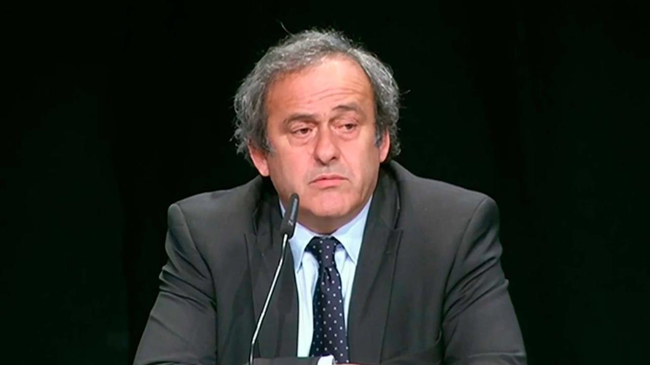 Мишель Платини официально ушел с поста президента УЕФА