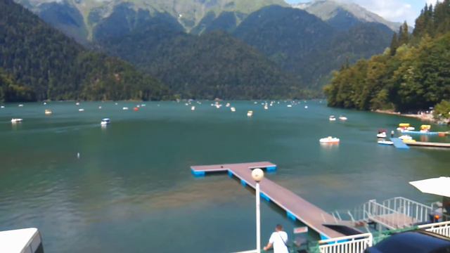 Абхазия, озеро Рица  // Abkhazia, Lake Ritsa