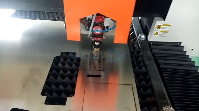 Гравировка и резка нержавеющей стали 1 мм смотреть онлайн