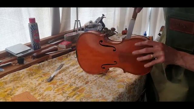 Restoration of a Maggini copy violin Episode 3 How to remove the top off a violin!
