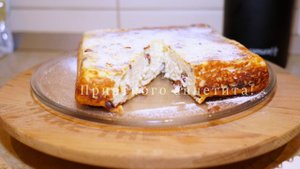 Творожная запеканка с изюмом.