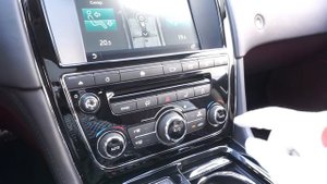 Jaguar XJ 2016 3.0 (340 л.с.) 4WD AT Autobiography LWB - видеообзор