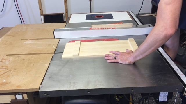 Make a Jig for Routing Dados in 90 Seconds смотреть онлайн