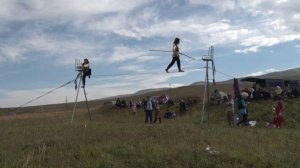 Выступление канатоходцев на турнире , памяти поэта Патахова Магомеда с. Сиух Хунзахского раона.