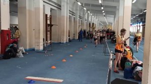 Прыжок с разбега в длину девочки младшие.
