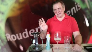 Небольшой эксперимент с бокалом и стаканом