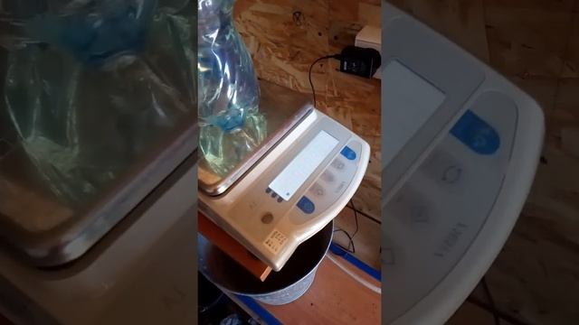 Смешиваю бензин с маслом в пропорции 50:1 смотреть онлайн