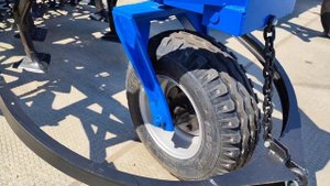 Выбираем сеялку для полосного посева. Чем сеялка СКП 2.1 "Дибор" лучше аналогов? Полный обзор.