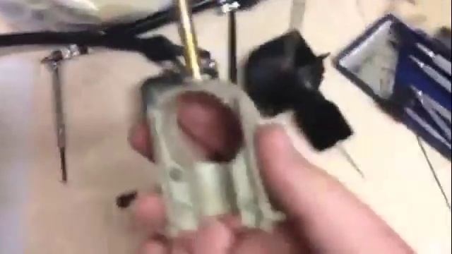 GSXR 400 GK73a Carb Seal Replacement Guide смотреть онлайн