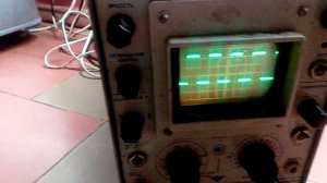 Тестовый генератор 9ти частот на к561ие10 (делитель) и к561ла7 (генератор с кварцем). Осциллограмма