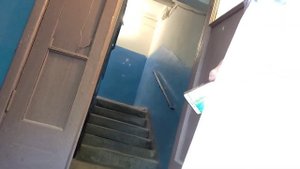 ЯЖЕБАБКА не пускает в подъезд сотрудников Ростелеком.