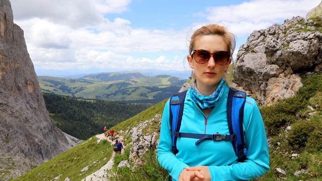 Giro del Sassolungo tra la Val Gardena e la Val di Fassa #valdifassa #valgardena #trentinodascoprir смотреть онлайн