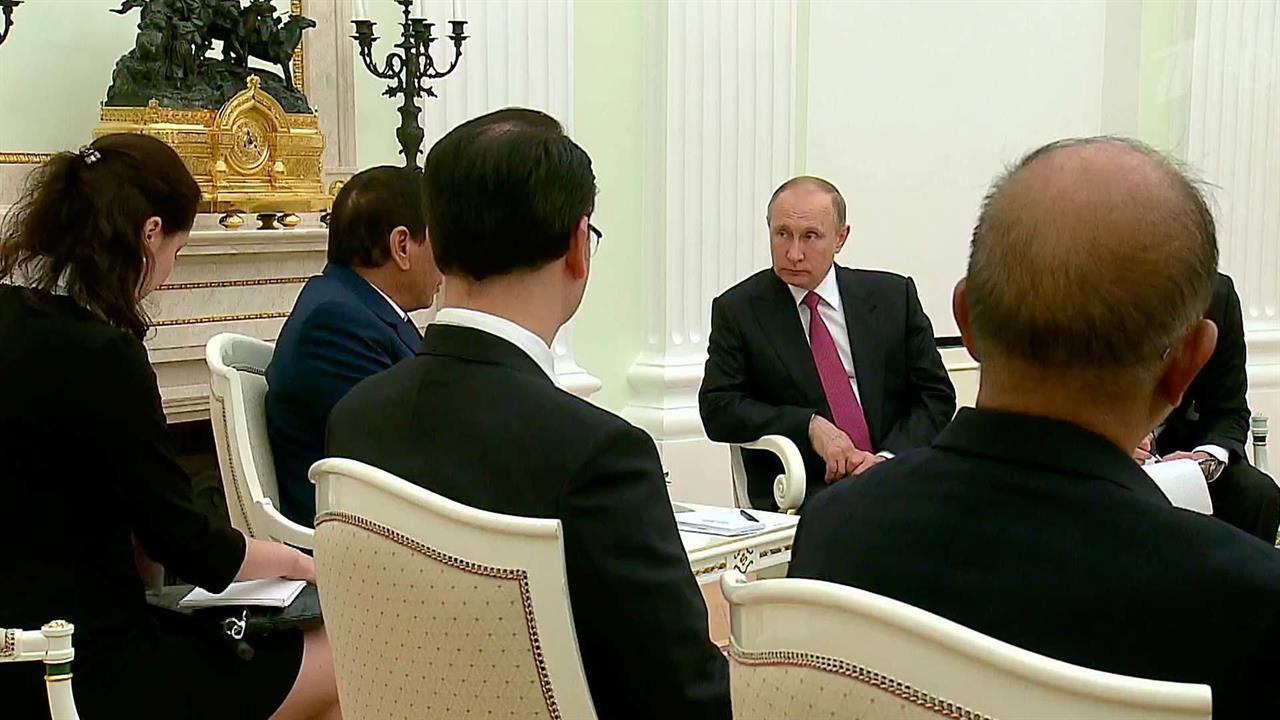 Лидеры России и Филиппин на переговорах в Москве о...отрудничество двух стран в борьбе с терроризмом