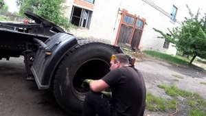 Поставил новый пневмо сигнал на Ман! Зачищаю и крашу диски на тягаче. Будни зерновоза перед сезоном