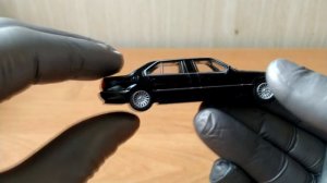 DCM 1:64 BMW E38 7-Series L7 (98-01) (детальный обзор)