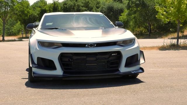 Camaro ZL1 1LE Track Car with 19" ARC-8 Wheels смотреть онлайн
