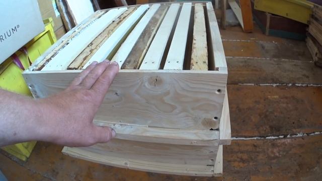 Отвез магазины / Столярничаю / Про корма / Завелась / В теплице и на пасеке. / Горячая пора!! смотреть онлайн