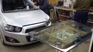 Замена лобового стекла на Chevrolet Aveo (на все ушло 19 минут)