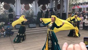 Крымско-татарский танец Ансамбль "Бахор" на дне Народного Единства в Москве.