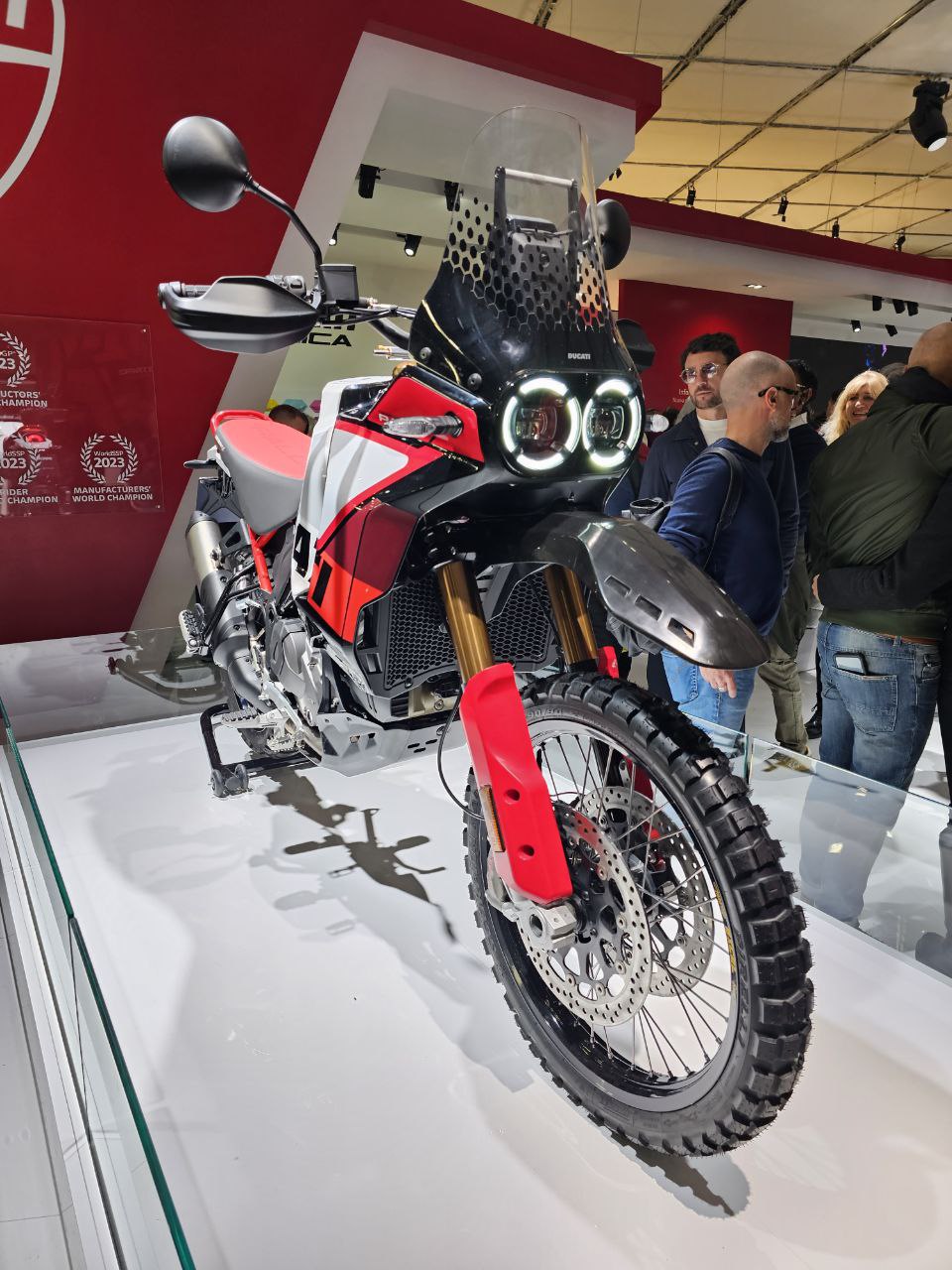 О мотовыставке в Милане (2023) рассказывает Евгений Головкин (компания MotoChoice).