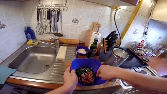 Слойки с рубленым мясом