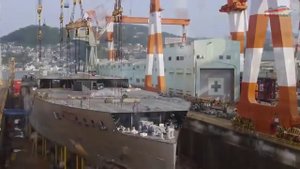 Строительство лайнера в ускоренном воспроизведении