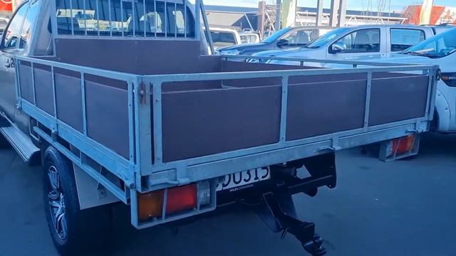 2006 Toyota Hilux 4WD 3.0L Turbo Diesel extra cab. смотреть онлайн