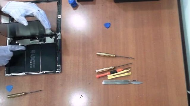 Разборка iPad 3 LTE- Замена системного разъёма смотреть онлайн