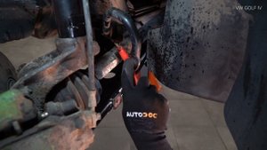 VW GOLF 4 (1J1) első stabilizátor rúd csere [ÚTMUTATÓ AUTODOC]