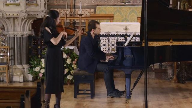 Danielle Lee - H. Wieniawski: "Etude-Caprice", Op.18, No.3 and "Légende", Op.17 (violin and piano) смотреть онлайн