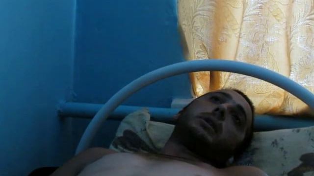 С травмами черепа Евгений Колесниченко оказался в ЖЦРБ (видео "Корабелов.Инфо") смотреть онлайн